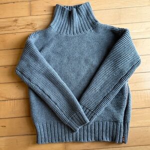 Lululemon Merino Wool Chunky Knit Karma
Kurmasana Turtleneck Heather Grey Top
